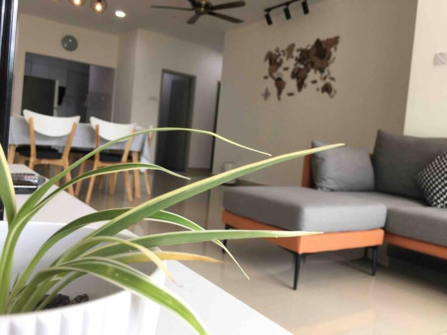 Ijm Condo With Pool #Yoyo Homestay SDK Exteriör bild